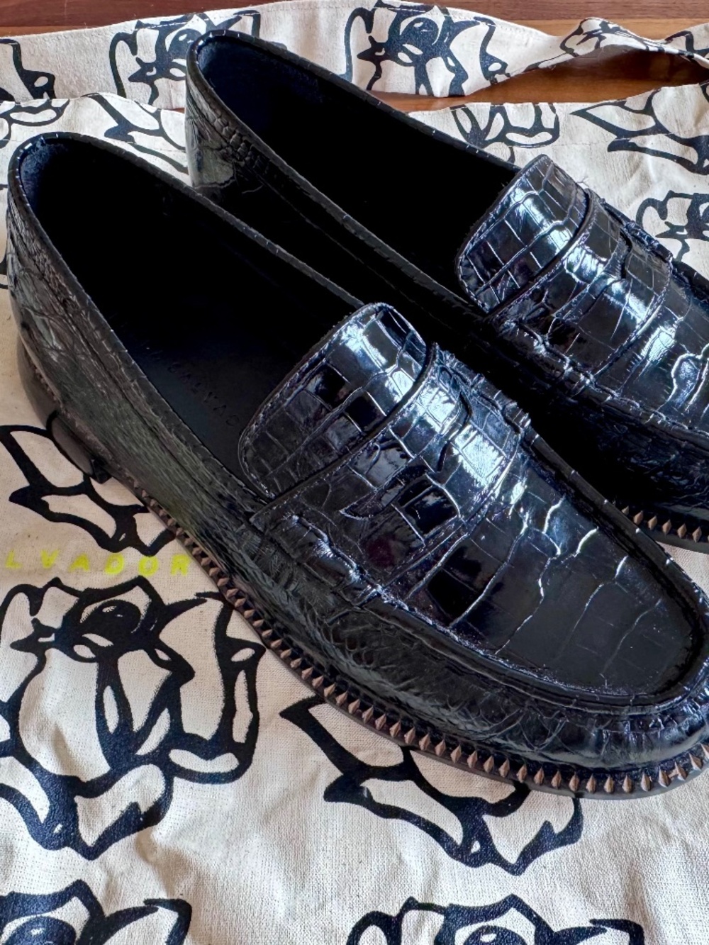 Freda Salvador Elba Penny Loafers in Hickory Embossed Croc Size 7.5